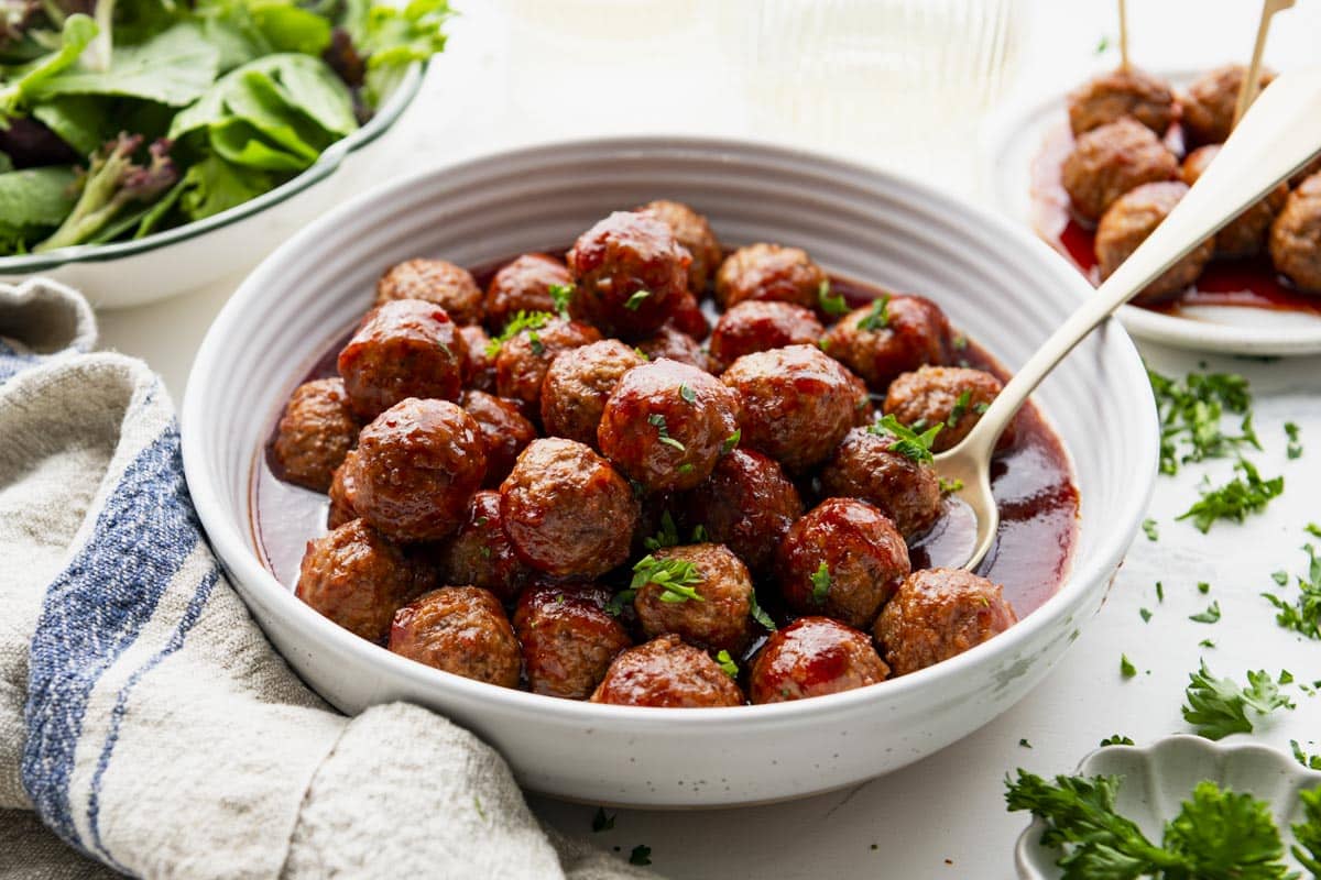 Crock Pot Meatballs with Grape Jelly