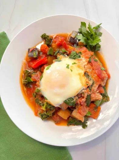 Spicy Greens and Roasted Red Pepper Shakshuka