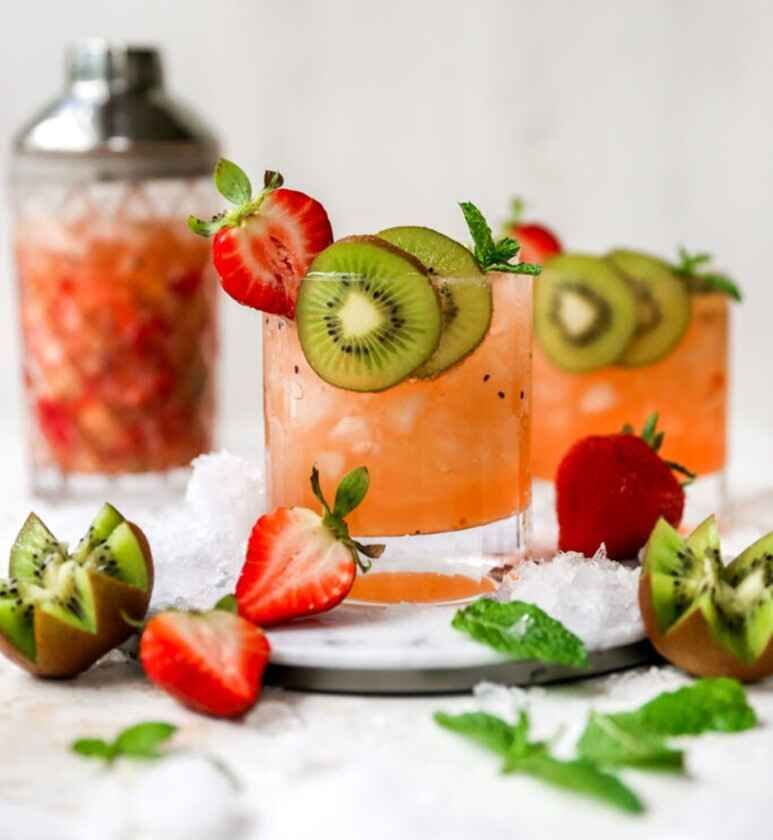 Strawberry Kiwi Spritzer